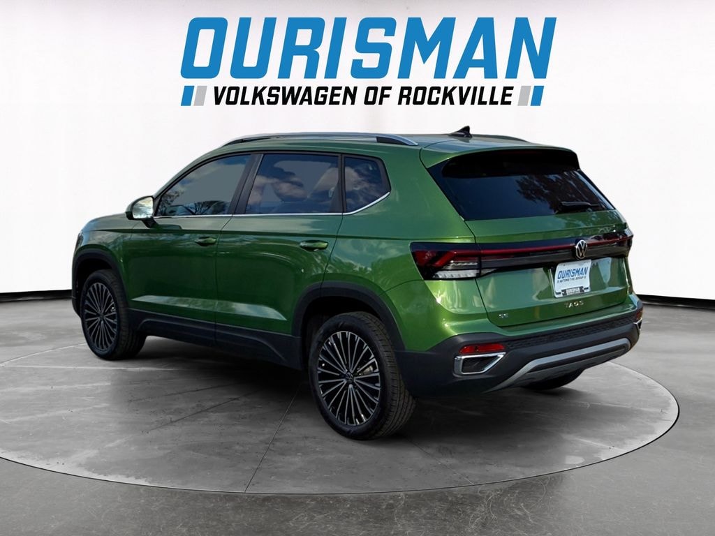 New 2025 Volkswagen Taos 1.5T SE SUV