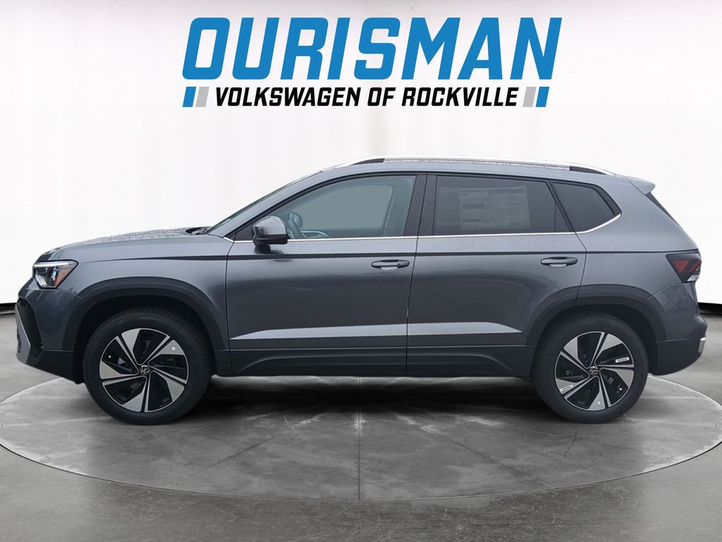 2025 Volkswagen Taos SE photo 3