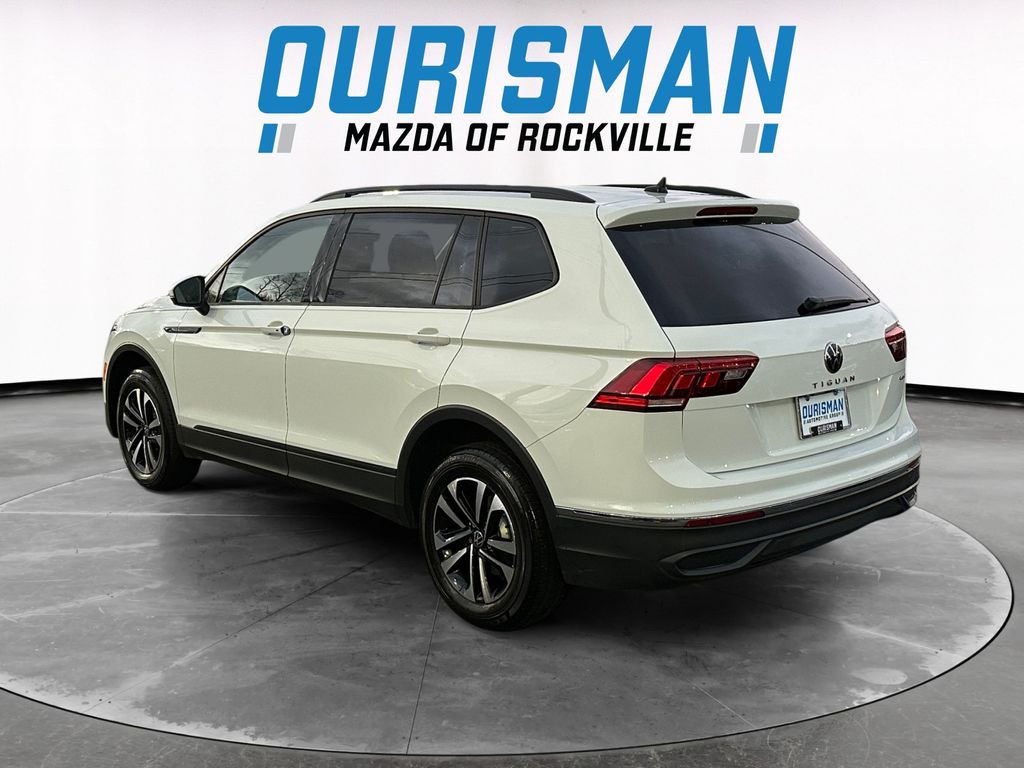 2023 Volkswagen Tiguan S photo 2