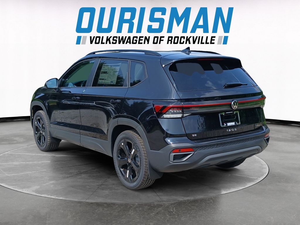 2025 Volkswagen Taos SE photo 3