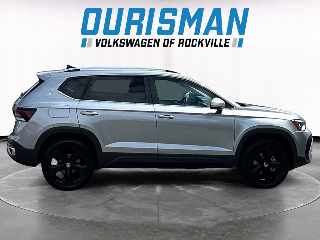 2025 Volkswagen Taos SEL - Photo 7