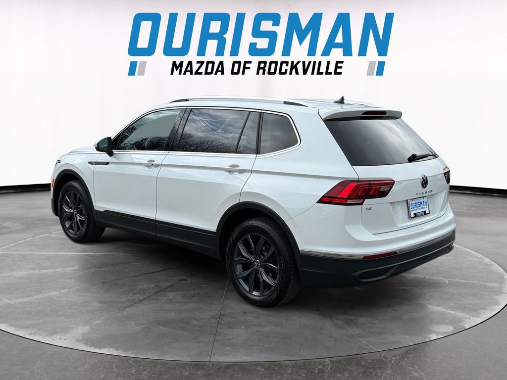 2023 Volkswagen Tiguan SE photo 3