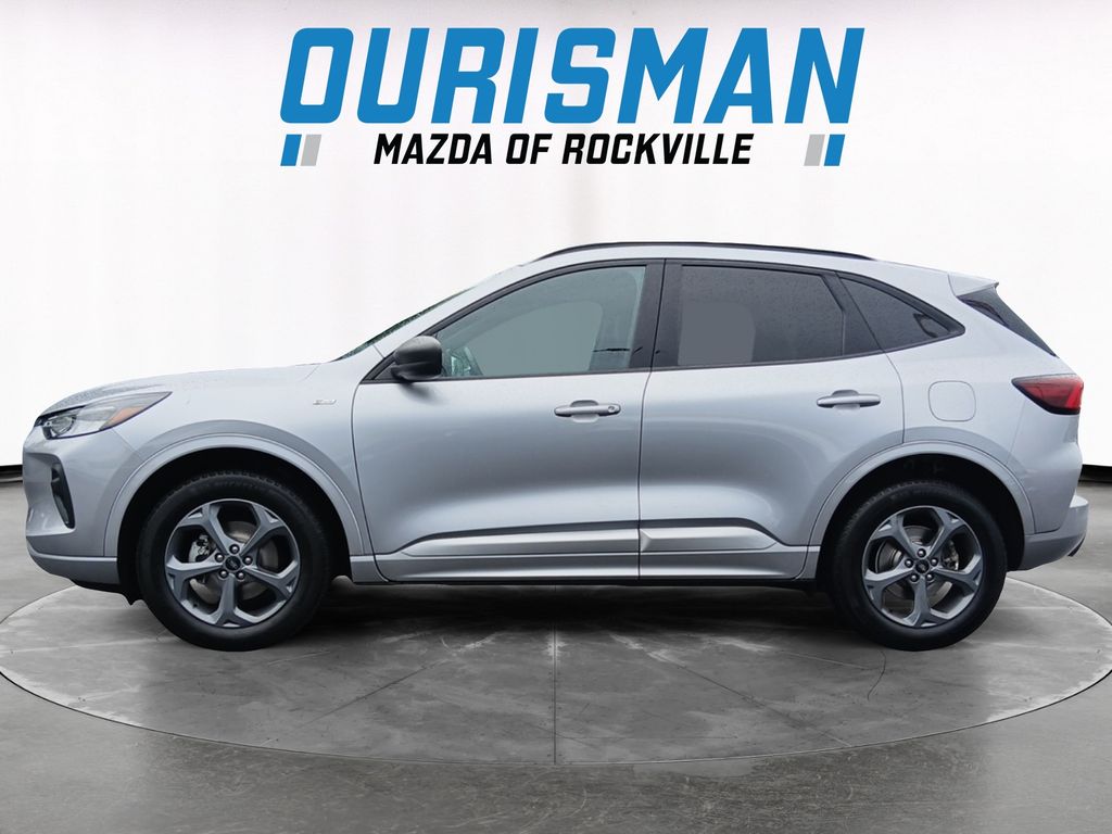 2023 Ford Escape ST-Line photo 3