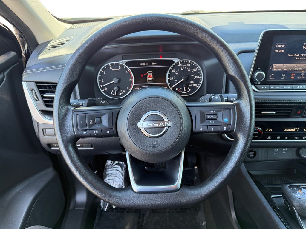 2024 Nissan Rogue SV - Photo 12