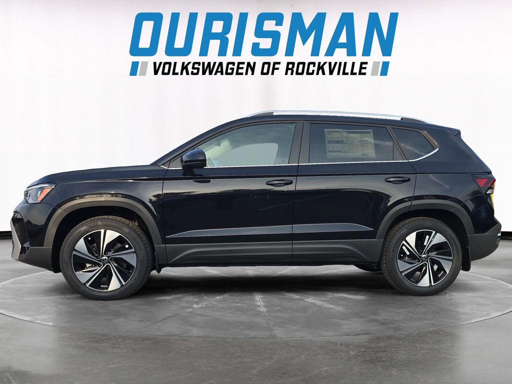 2025 Volkswagen Taos SE photo 3