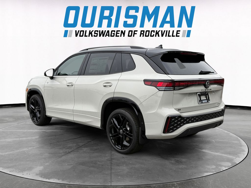 2025 Volkswagen Tiguan SE R-Line Black photo 2