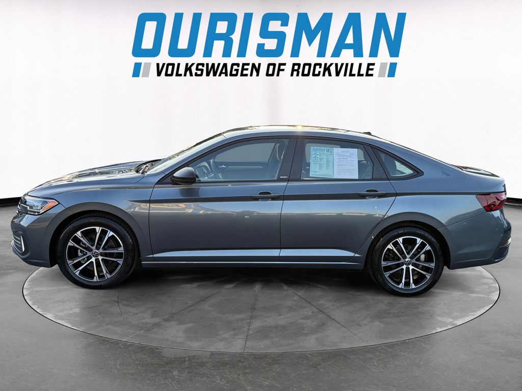 2024 Volkswagen Jetta 1.5T Sport photo 2