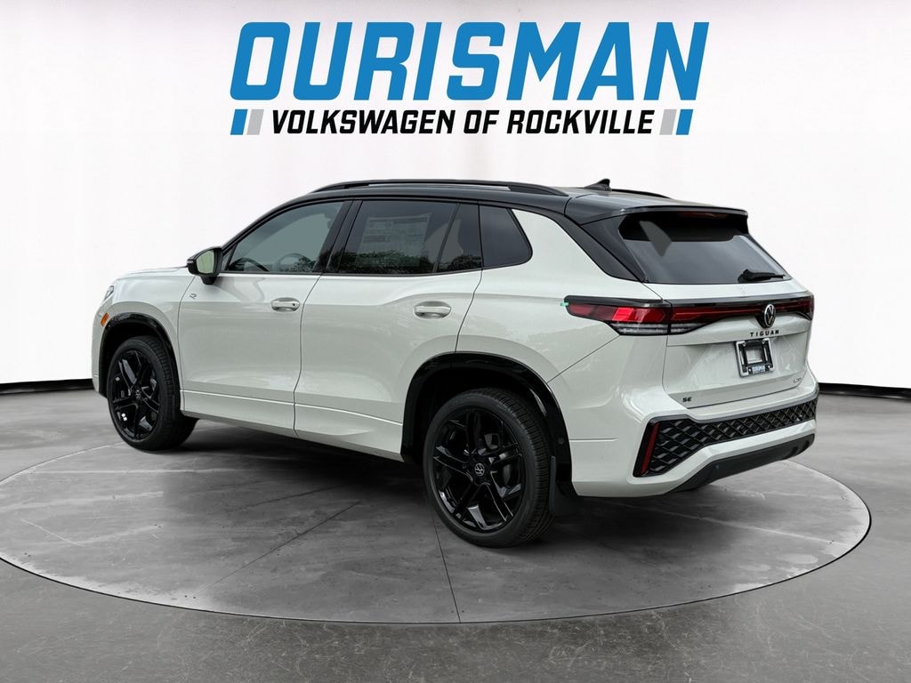 New 2025 Volkswagen Tiguan 2.0T SE R-Line Black SUV