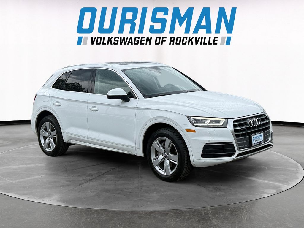 2018 Audi Q5 2.0T quattro S tronic Premium Plus's photo