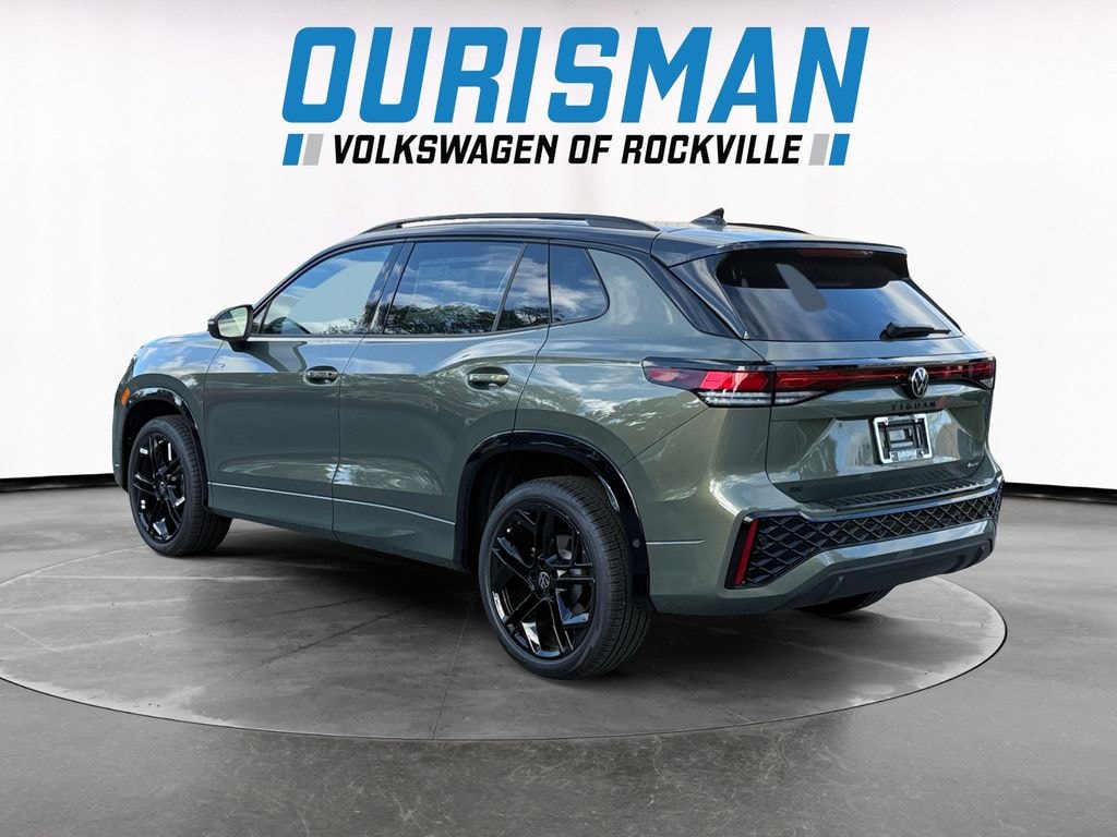 New 2025 Volkswagen Tiguan 2.0T SE R-Line Black SUV