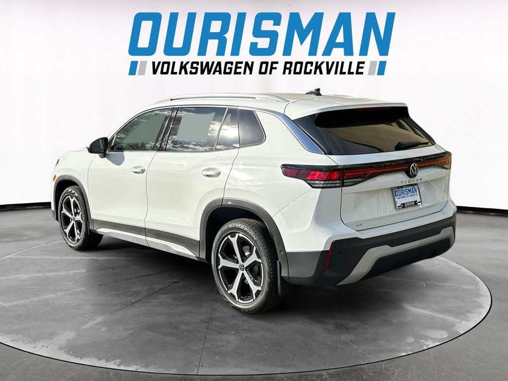 New 2025 Volkswagen Tiguan 2.0T SE SUV