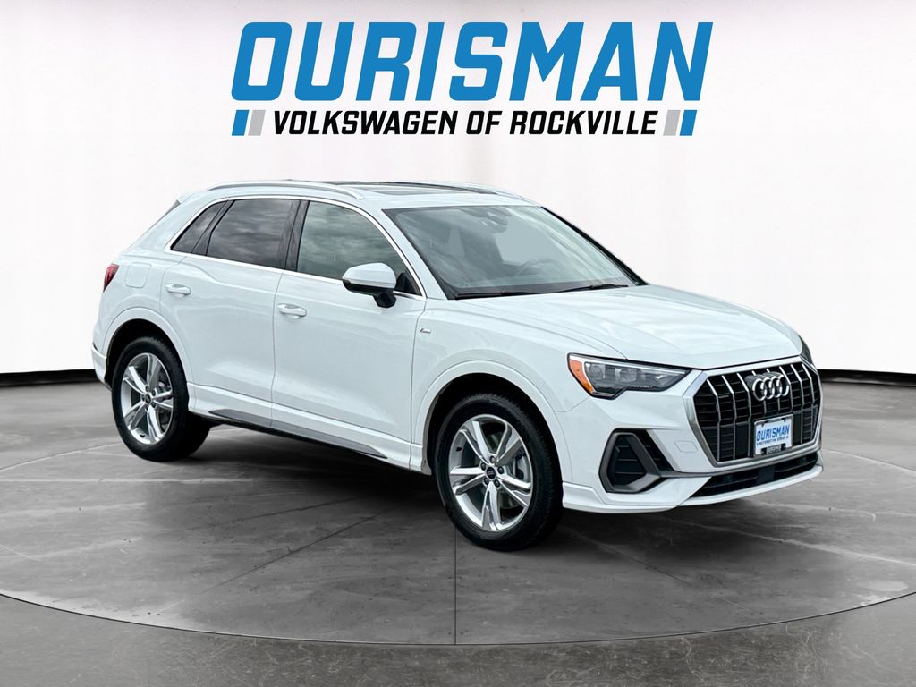 2022 Audi Q3 45 TFSI S Line Premium quattro's photo