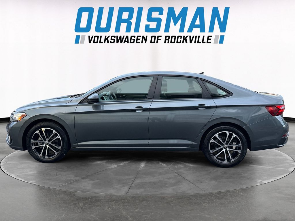 2024 Volkswagen Jetta 1.5T Sport photo 3