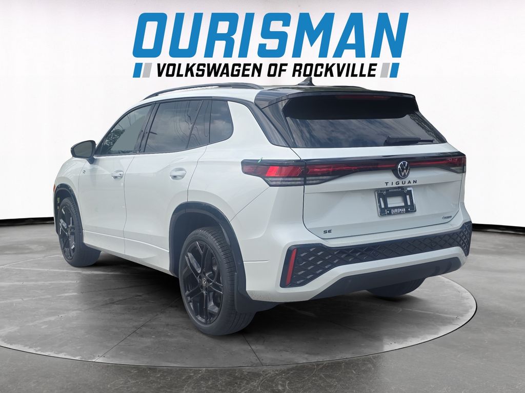 2025 Volkswagen Tiguan SE R-Line Black photo 4
