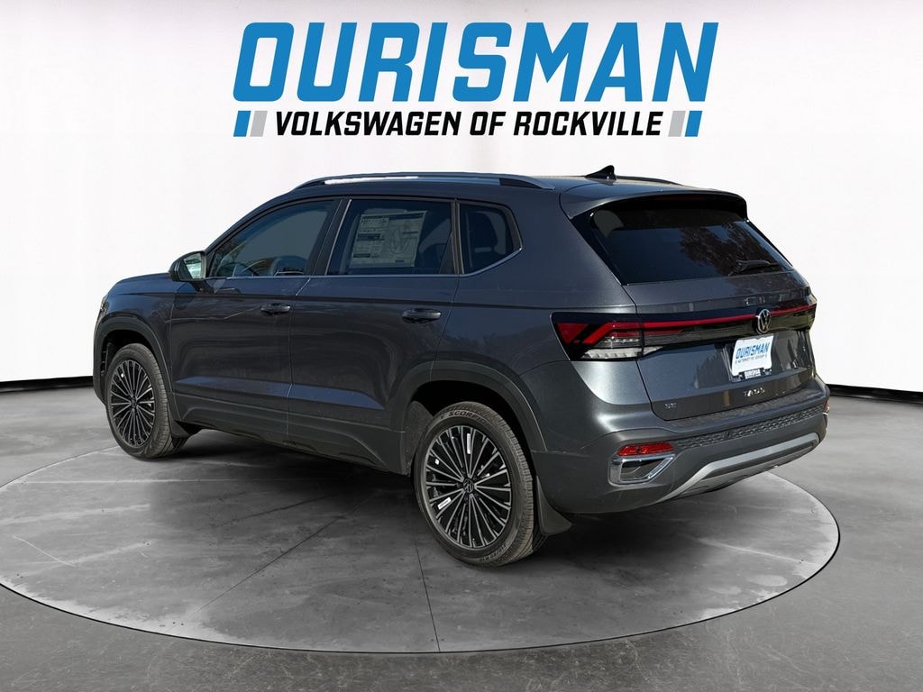 New 2025 Volkswagen Taos 1.5T SE SUV