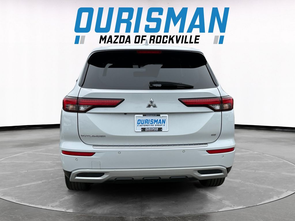 2024 Mitsubishi Outlander SE