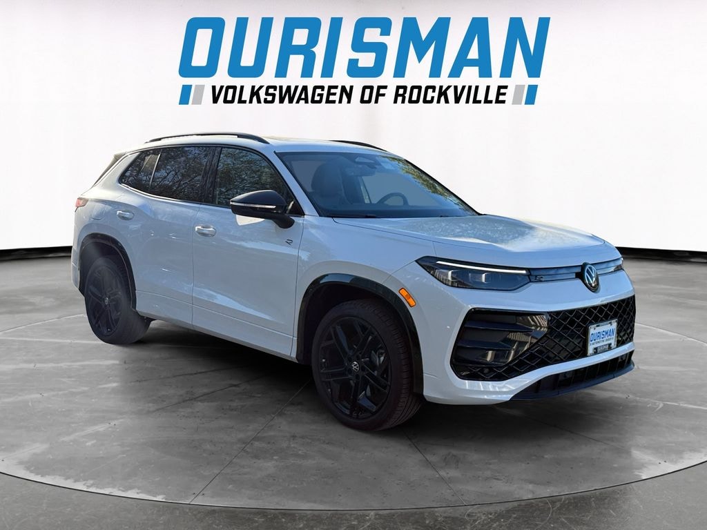 New 2025 Volkswagen Tiguan 2.0T SE R-Line Black SUV