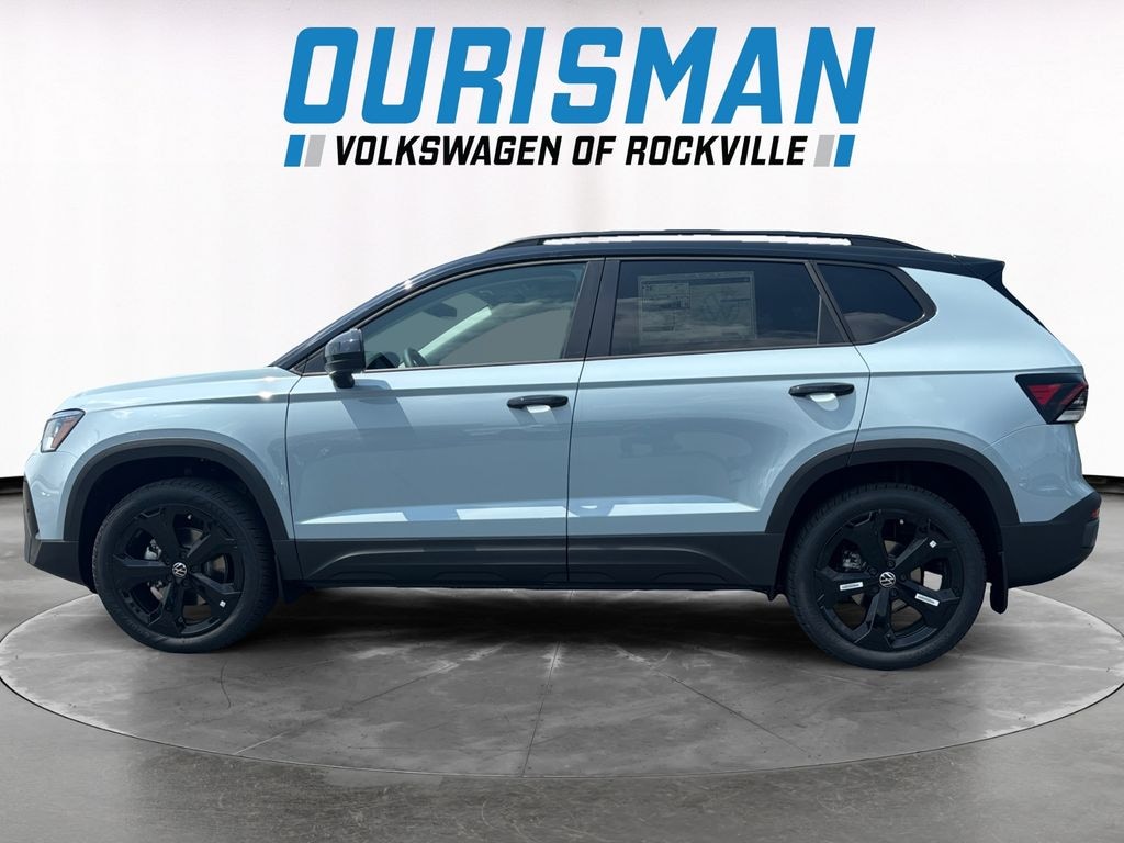 New 2025 Volkswagen Taos 1.5T SE Black SUV