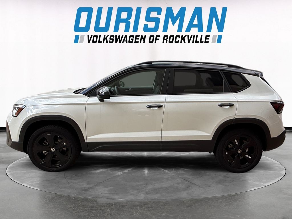 New 2025 Volkswagen Taos 1.5T SE Black SUV