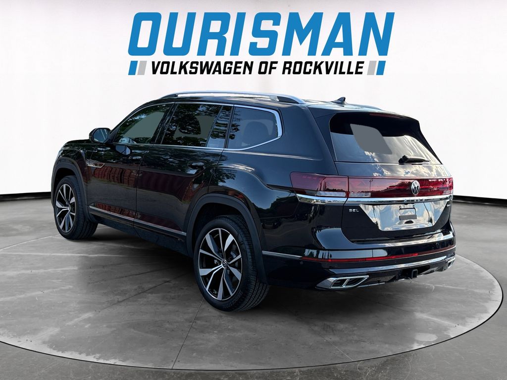 2024 Volkswagen Atlas SEL Premium R-Line photo 2