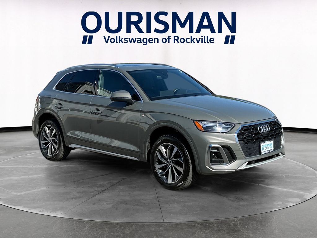 2023 Audi Q5 45 Premium Plus's photo