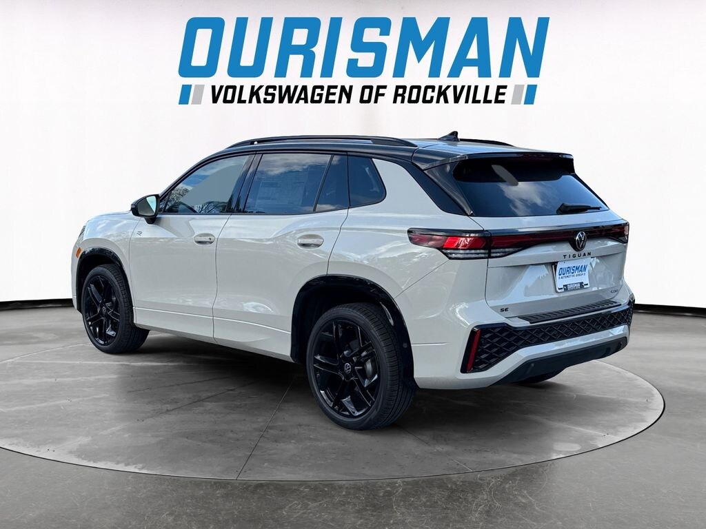 New 2025 Volkswagen Tiguan 2.0T SE R-Line Black SUV