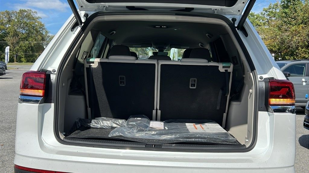 2026 Volkswagen Atlas SE w/Tech - Photo 14