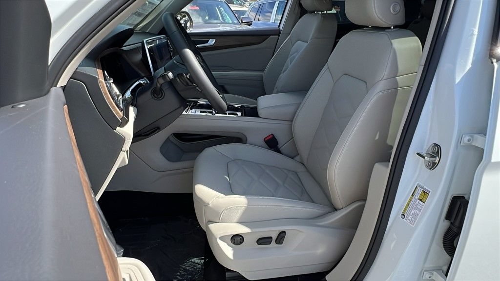 2026 Volkswagen Atlas SE w/Tech - Photo 18