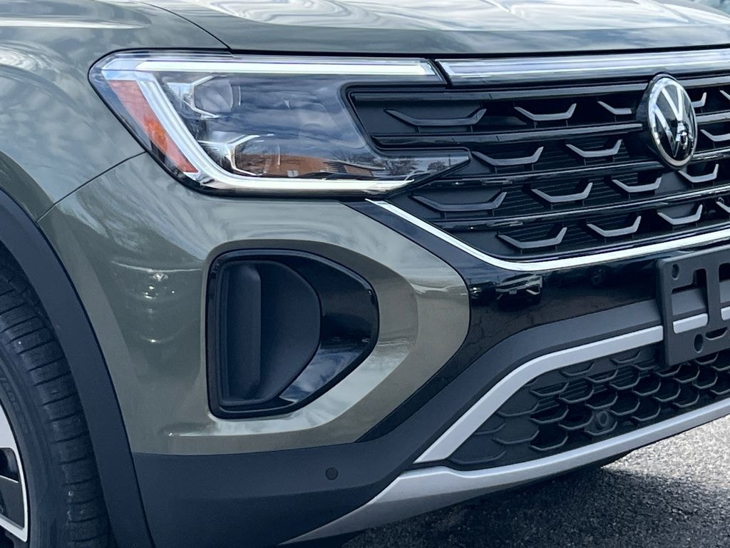 New 2026 Volkswagen Atlas Cross Sport 2.0T SE w/Technology SUV