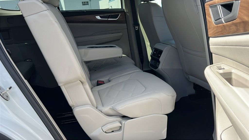 2026 Volkswagen Atlas SE w/Tech - Photo 11