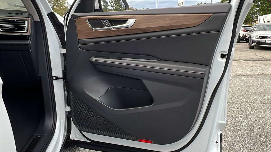 2026 Volkswagen Atlas SE w/Tech - Photo 7
