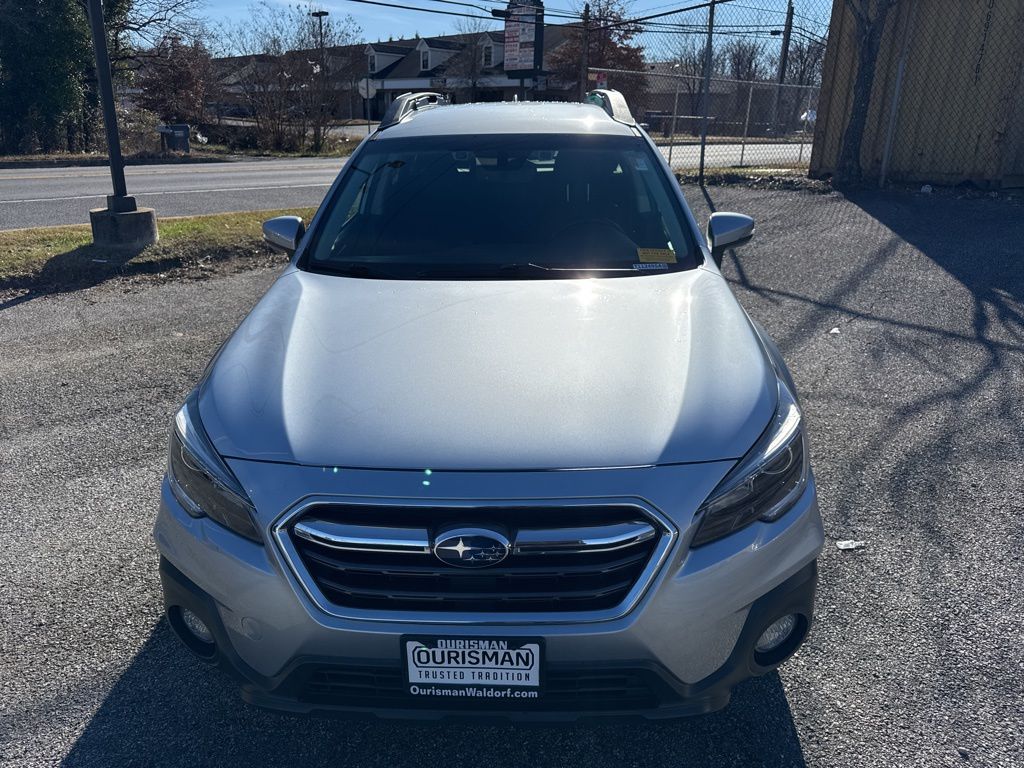 2019 Subaru Outback 2.5i photo 2