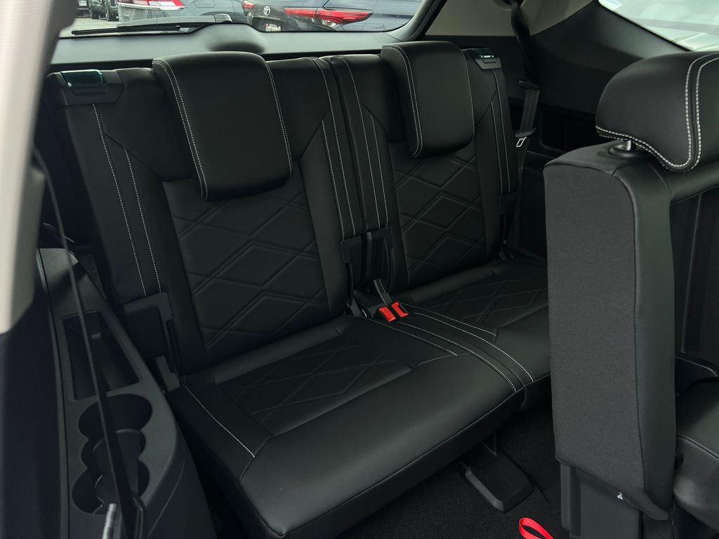 2026 Volkswagen Atlas SE w/Tech - Photo 14