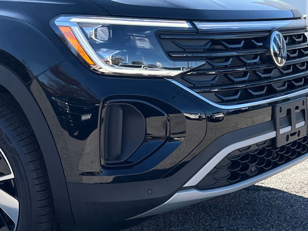 New 2026 Volkswagen Atlas Cross Sport 2.0T SE w/Technology SUV