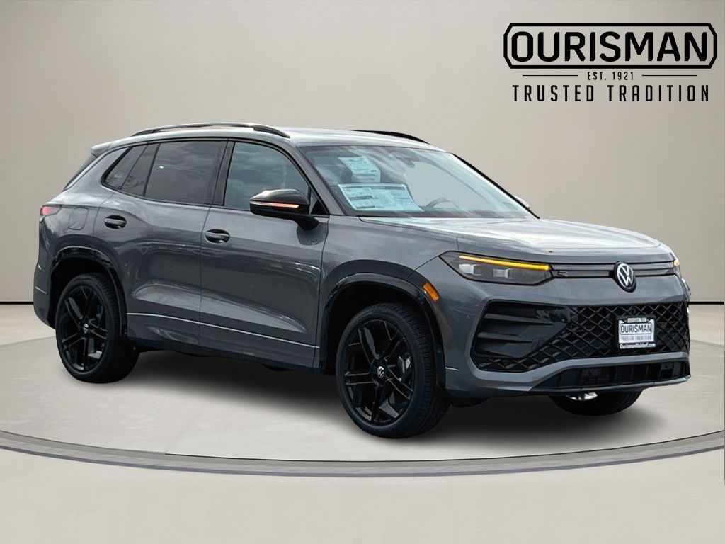 2026 Volkswagen Tiguan SE R-LINE BLACK's photo