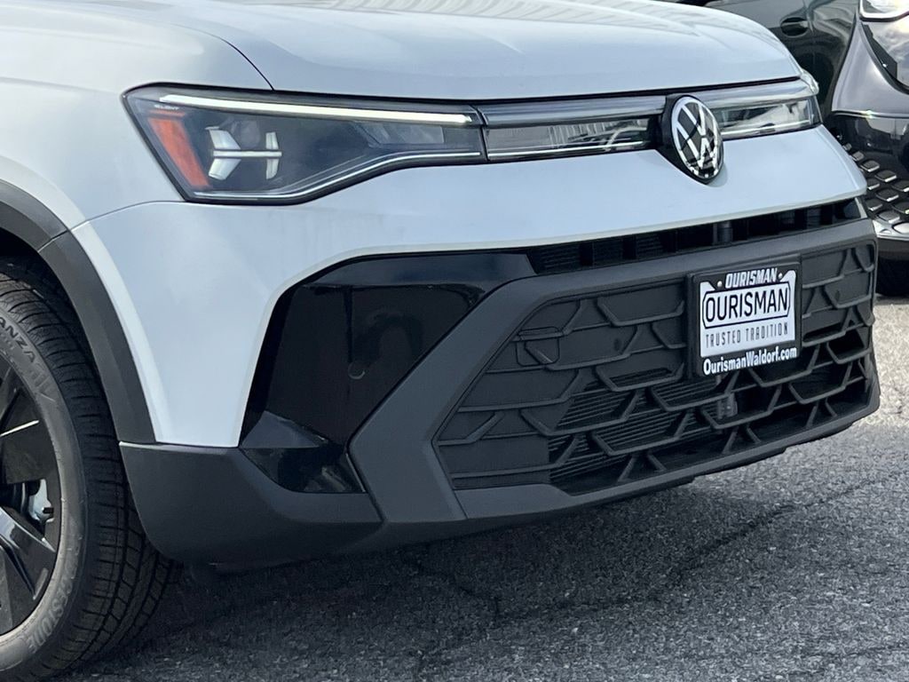 New 2026 Volkswagen Taos 1.5T SE Black SUV