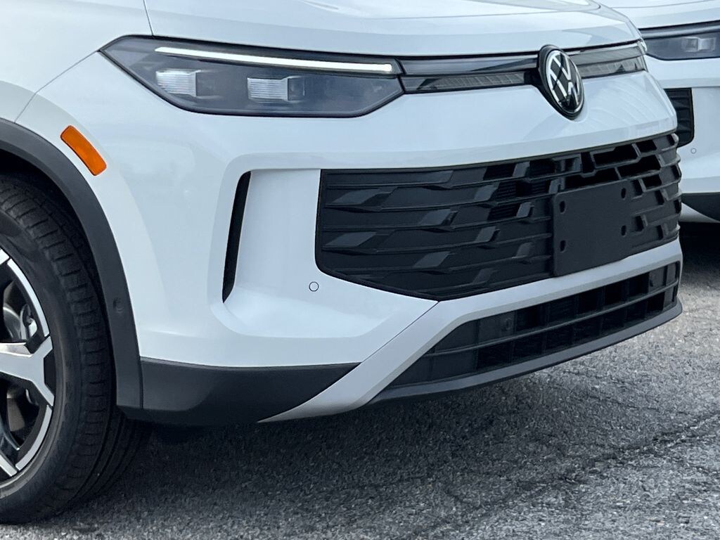 New 2026 Volkswagen Tiguan 2.0T SE SUV