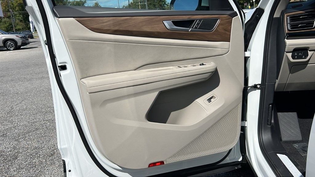 2026 Volkswagen Atlas SE w/Tech - Photo 16