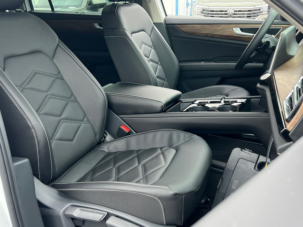 2026 Volkswagen Atlas SE w/Tech - Photo 9