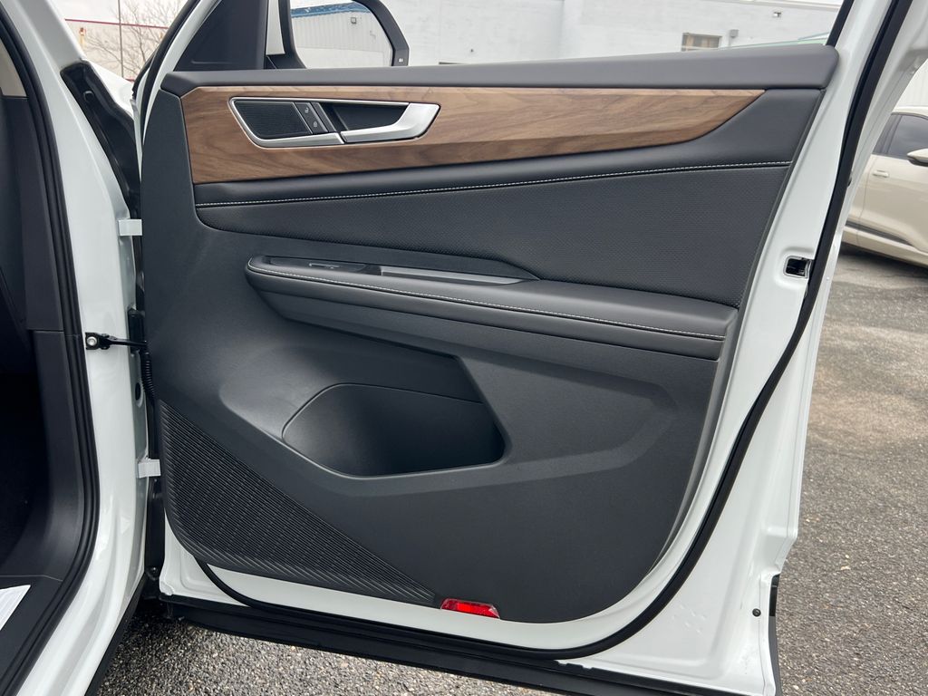 2026 Volkswagen Atlas SE w/Tech - Photo 8