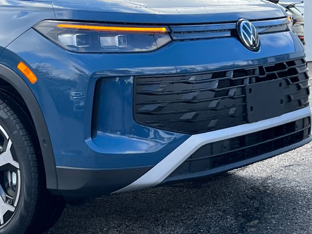 2026 Volkswagen Tiguan SE photo 2