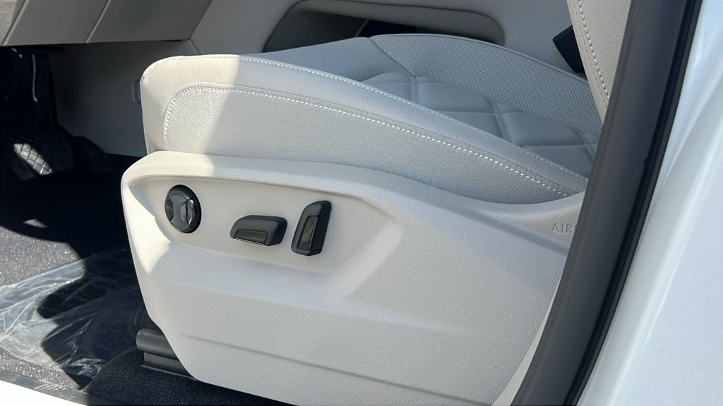2026 Volkswagen Atlas SE w/Tech - Photo 20