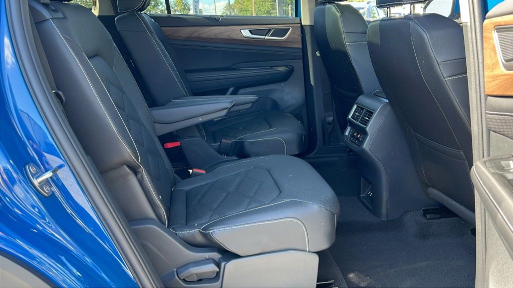 2026 Volkswagen Atlas SE w/Tech - Photo 11