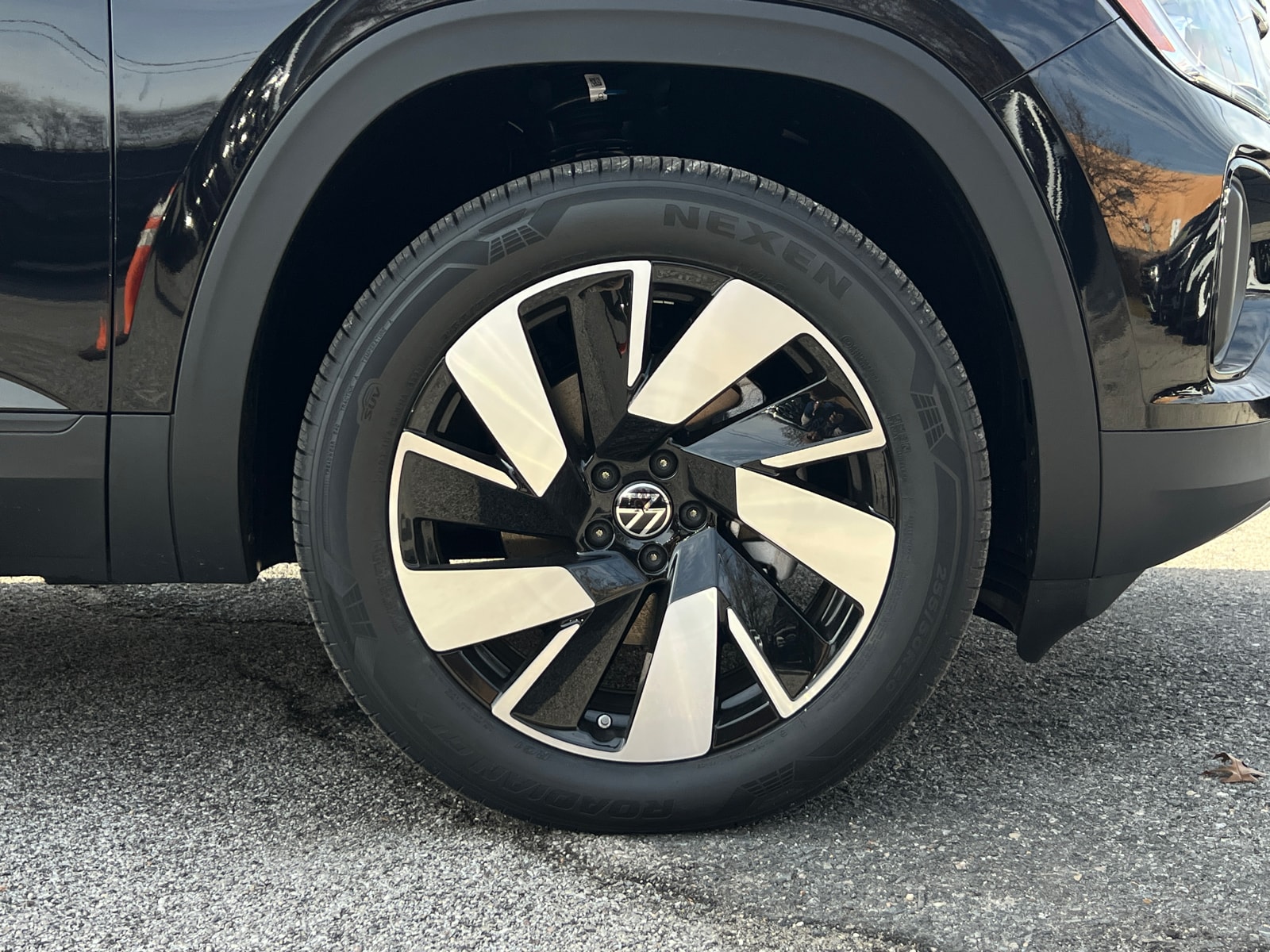 2026 Volkswagen Atlas Cross Sport SE w/Tech - Photo 7