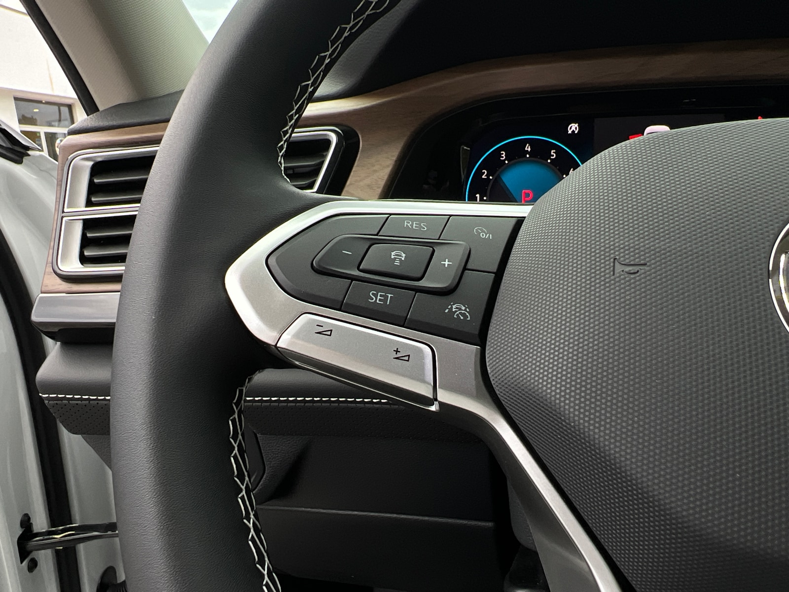 2026 Volkswagen Atlas SE w/Tech - Photo 31