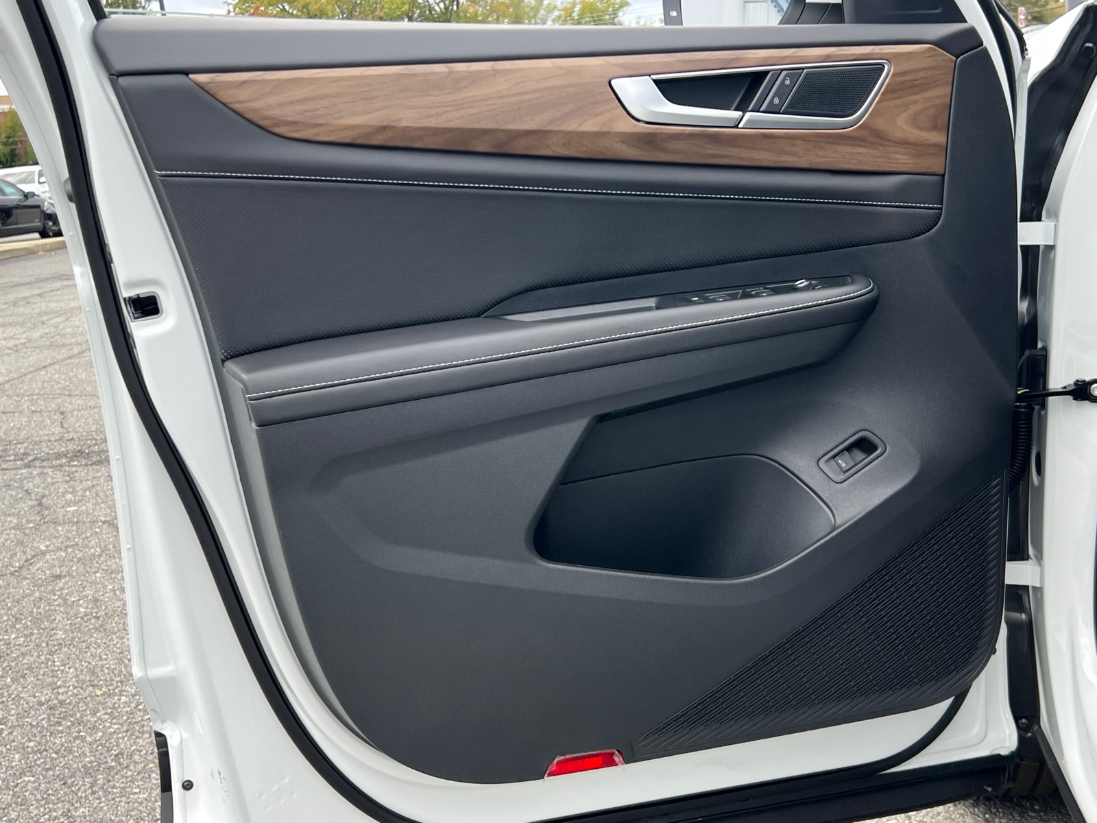 2026 Volkswagen Atlas SE w/Tech - Photo 16