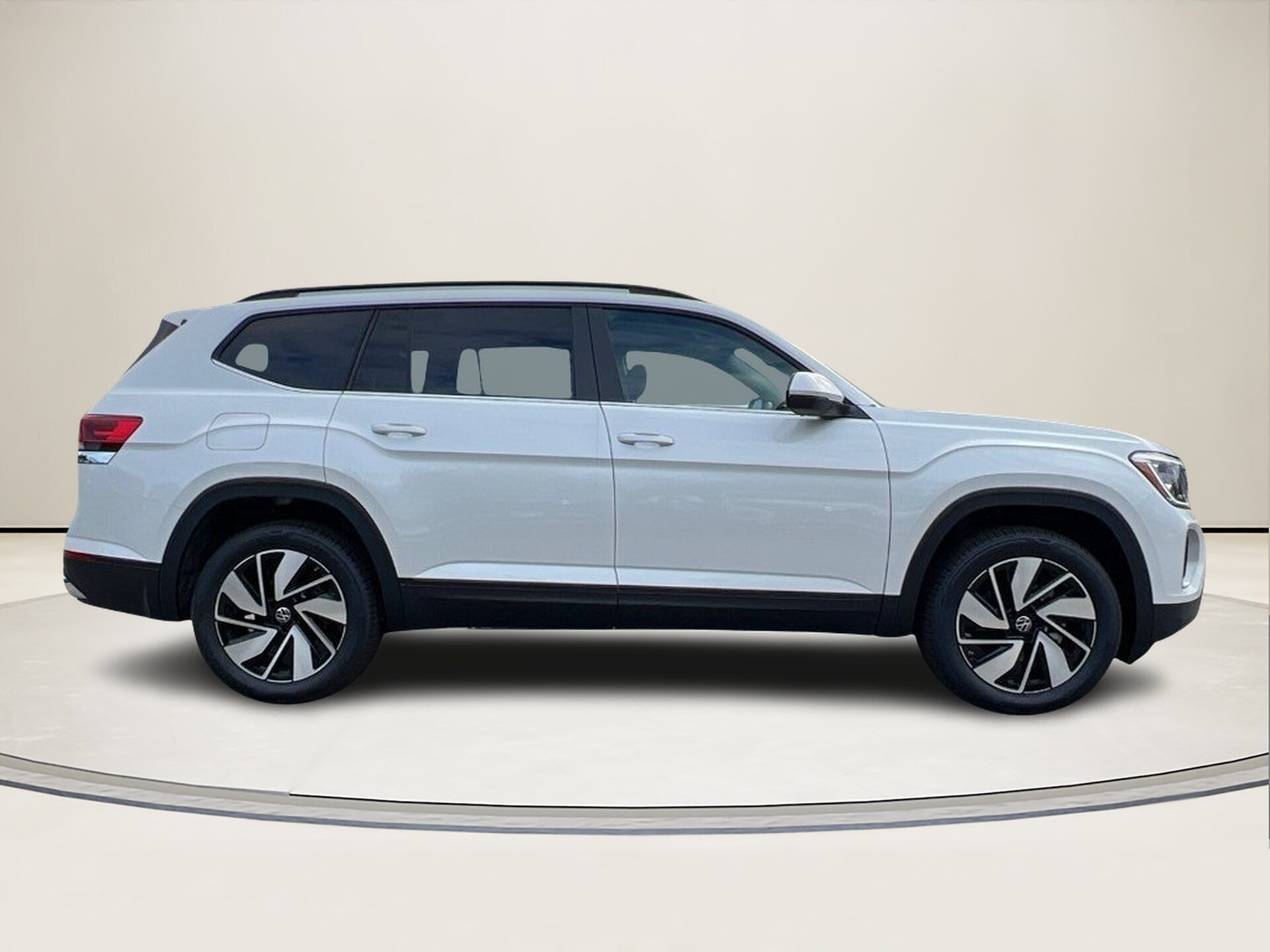 2026 Volkswagen Atlas SE w/Tech - Photo 2