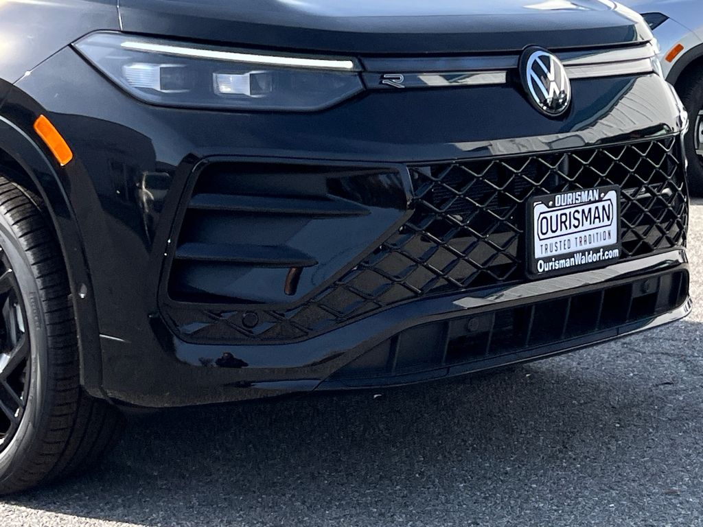 2026 Volkswagen Tiguan SE R-Line Black photo 2