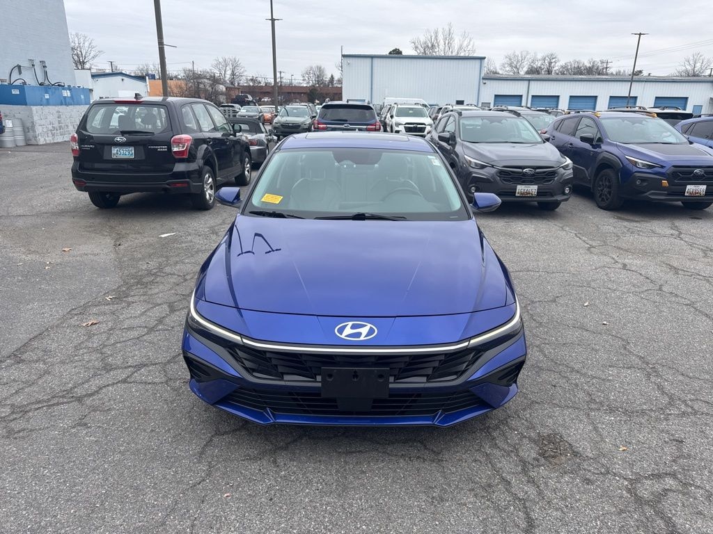 Used 2024 Hyundai Elantra Hybrid Limited Sedan