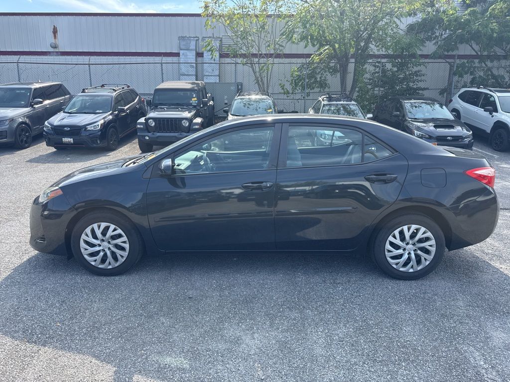2018 Toyota Corolla LE photo 4
